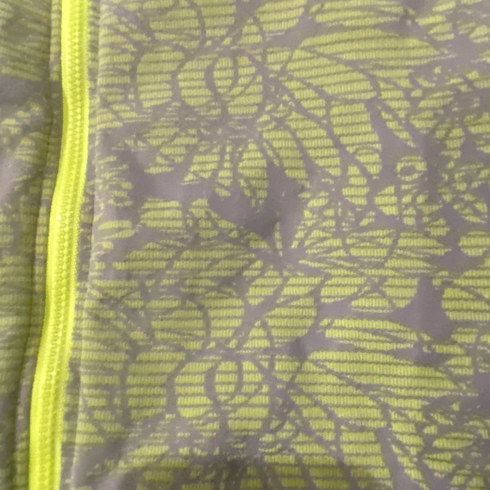 Fabletics zip up jacket size medium - Picture 3 of 3